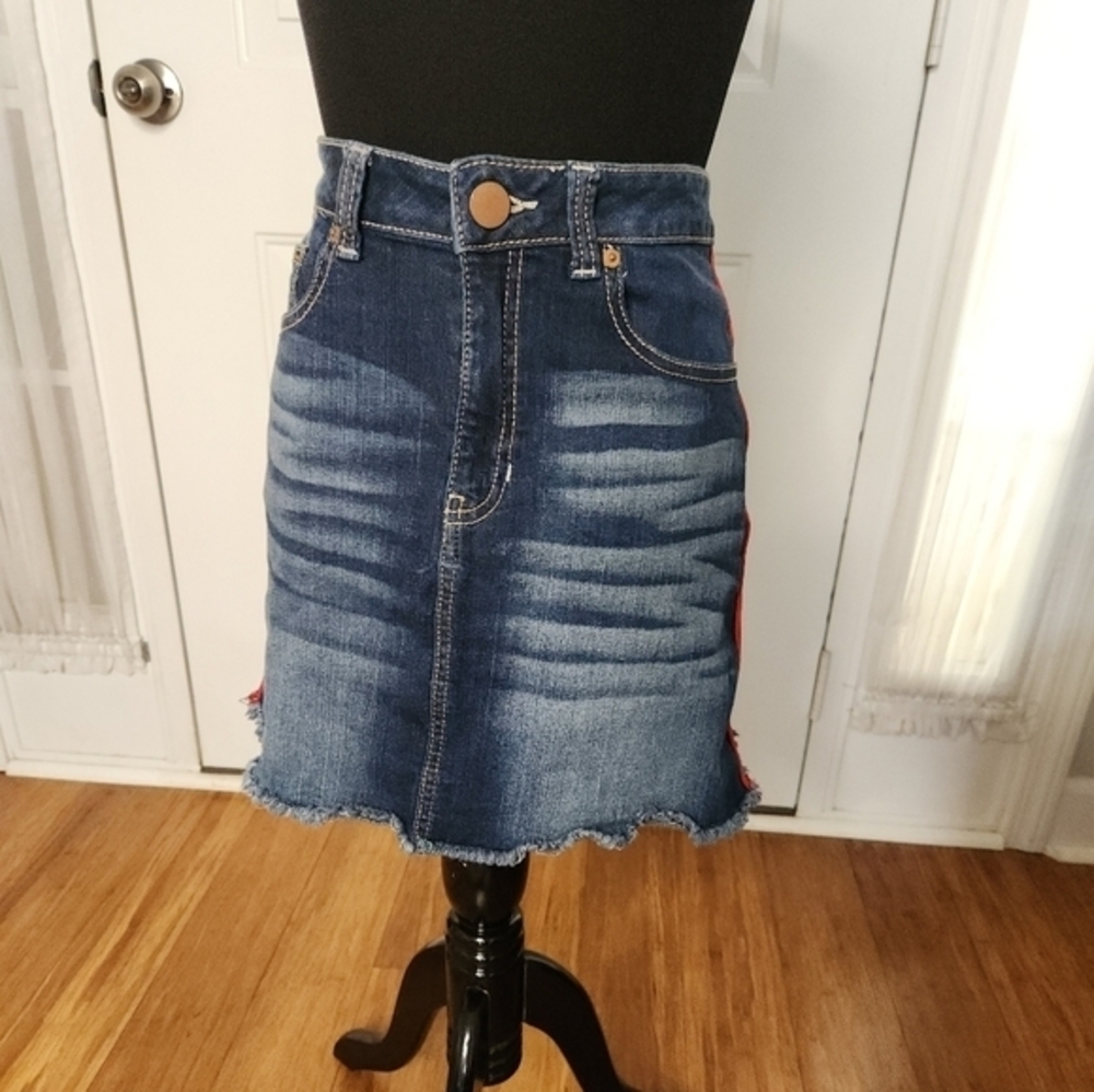 No Boundaries Mid Rise Red Racing Stripe Denim Skirt Junior Size 15